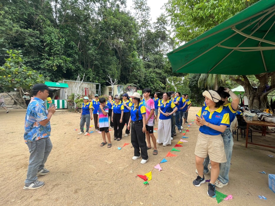 Các trò chơi team building sôi động đòi hỏi tinh thần đồng đội